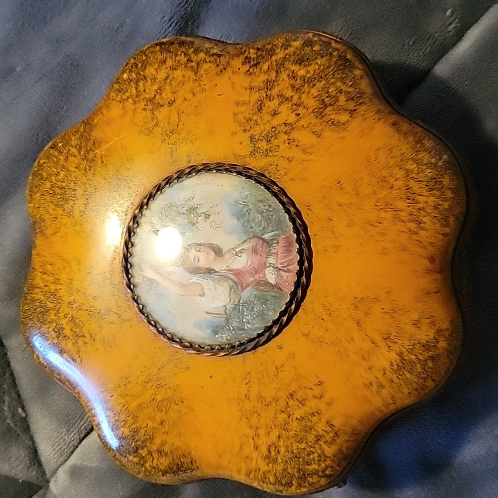 Jewelry box by PM Sevres